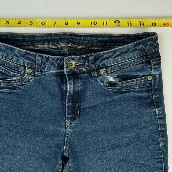 Simply Vera Wang Size 10 Woman's Blue Denim Straight 29 Inch Inseam Jeans - Picture 2 of 9